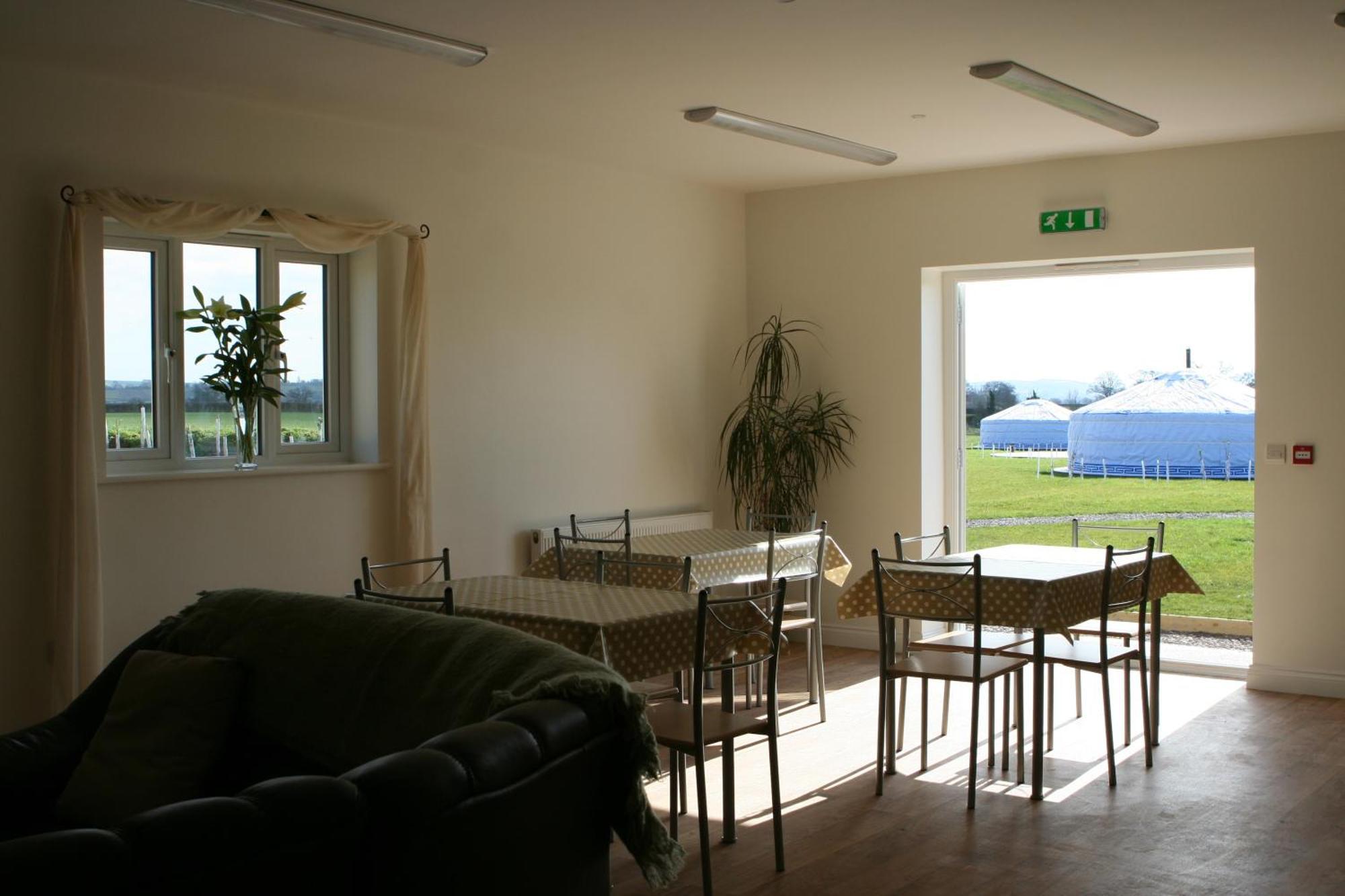 Caalm Camp Hotell Stour Provost Exteriör bild