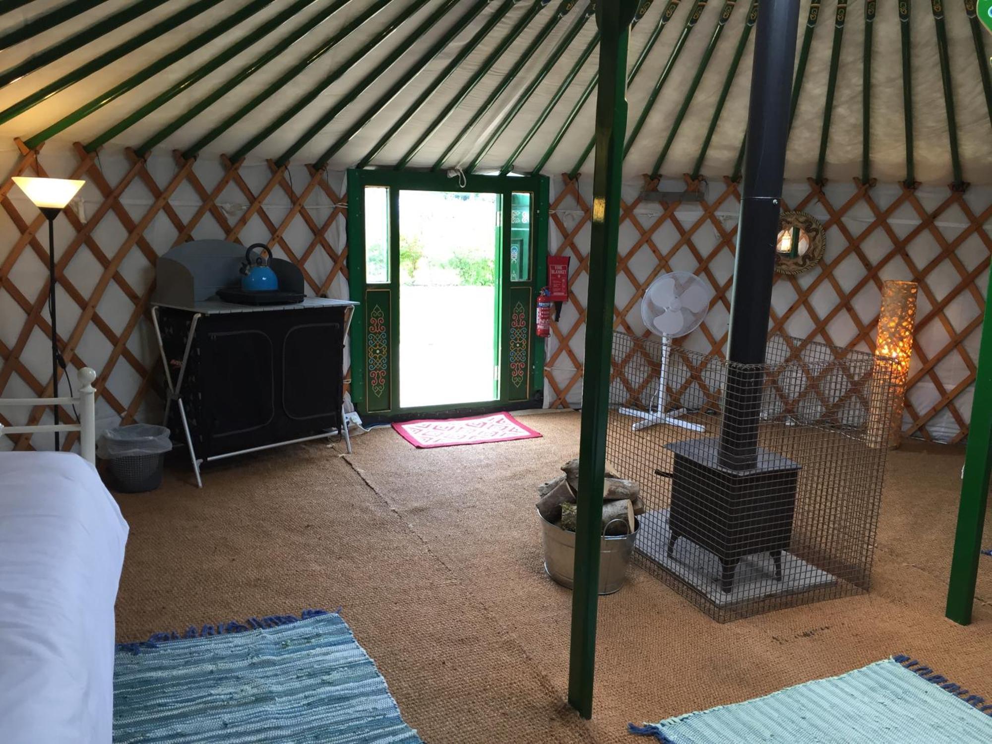 Caalm Camp Hotell Stour Provost Exteriör bild